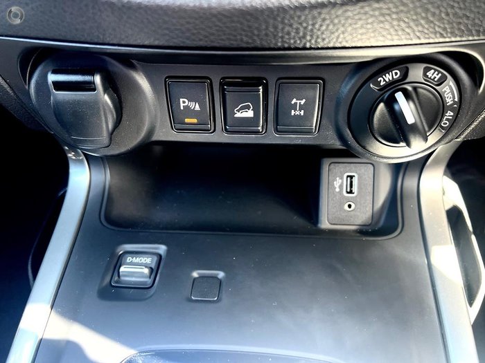 2024 Nissan Navara ST