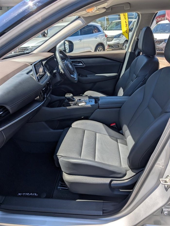 2024 Nissan X-TRAIL ST-L