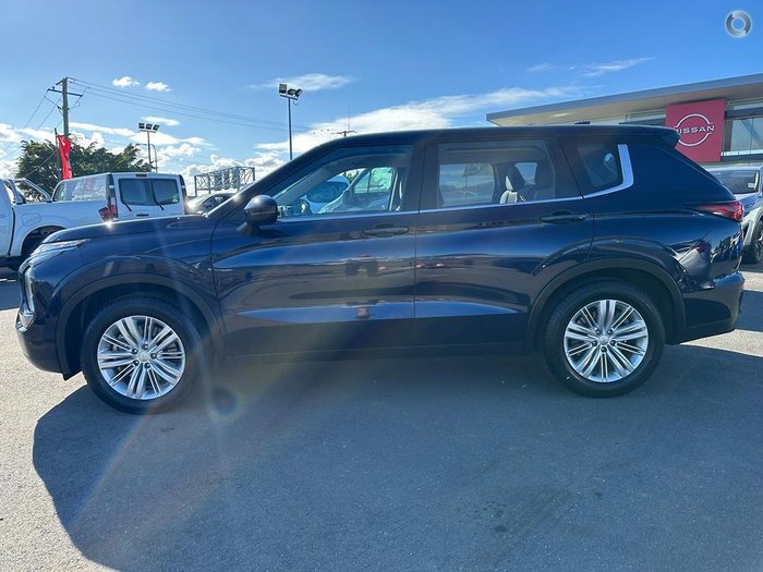 2023 Mitsubishi Outlander ES