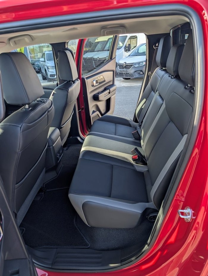 2025 NISSAN NAVARA ST-X