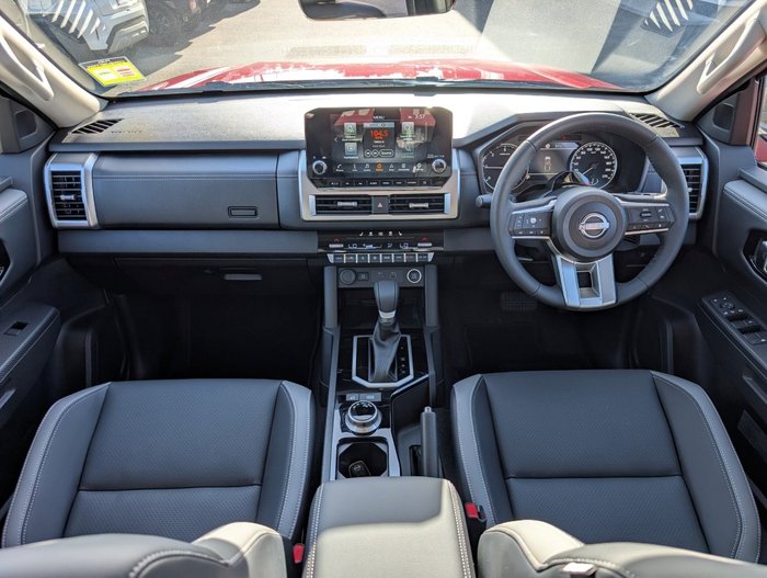 2025 NISSAN NAVARA ST-X