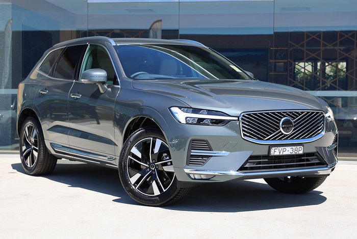 2025 Volvo XC60 Plus B5 Bright