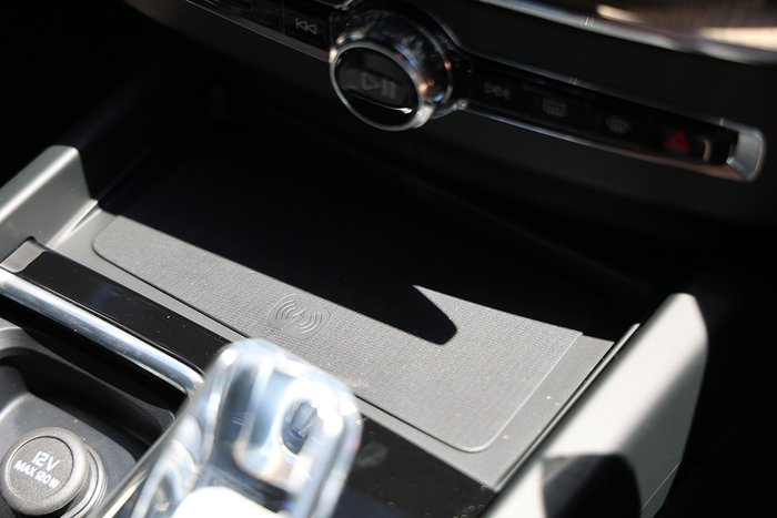 2025 Volvo XC60 Plus B5 Bright