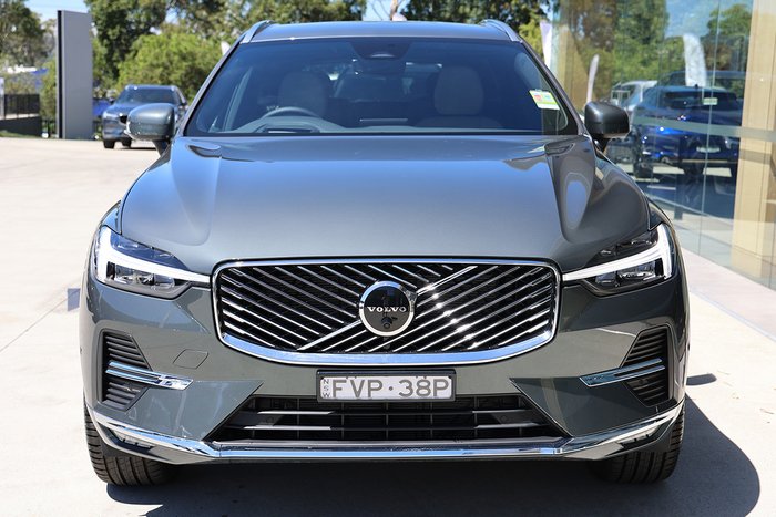 2025 Volvo XC60 Plus B5 Bright