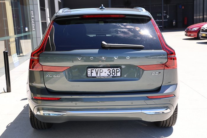 2025 Volvo XC60 Plus B5 Bright