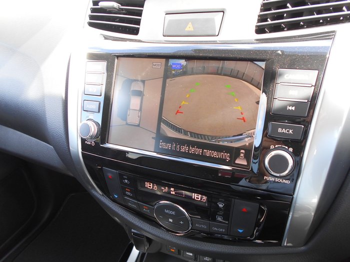 2025 Nissan Navara ST-X