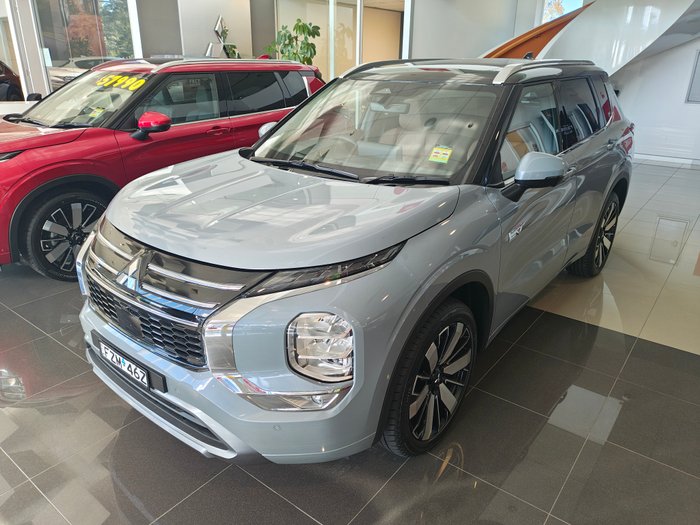 2025 MITSUBISHI Outlander