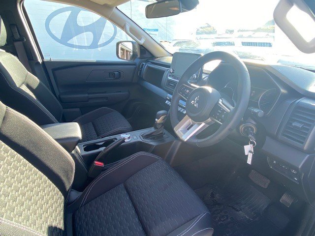 2024 MITSUBISHI Triton GLX-R