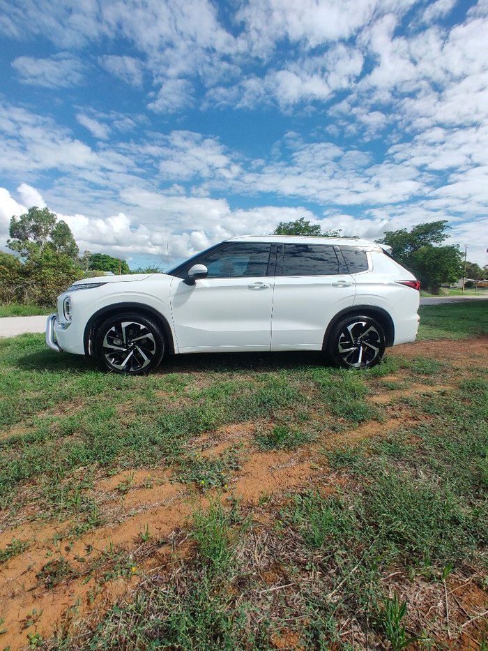 2022 Mitsubishi Outlander Exceed
