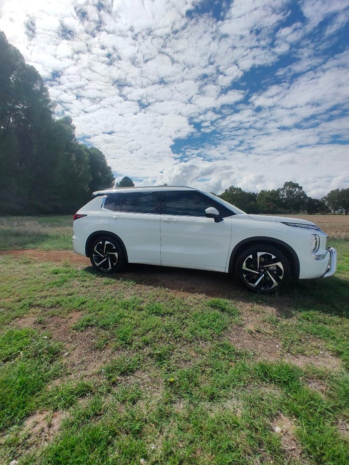 2022 Mitsubishi Outlander Exceed