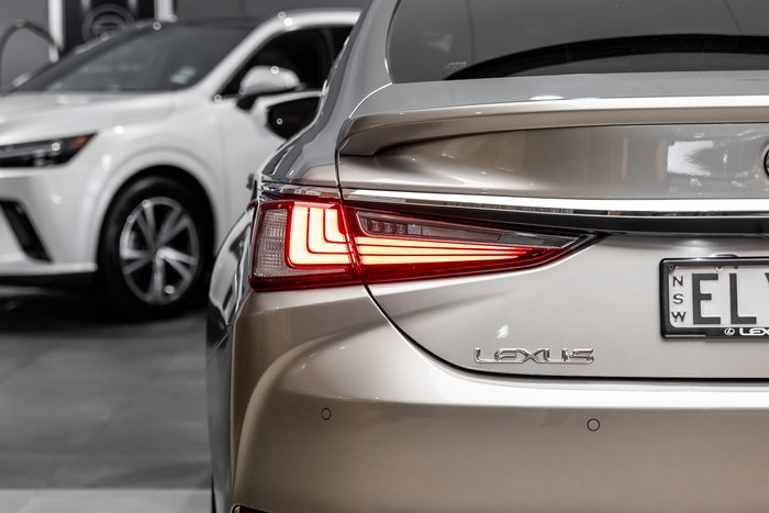 2020 Lexus ES300h Sports Luxury 2.5L Hybrid Auto CVT Sedan