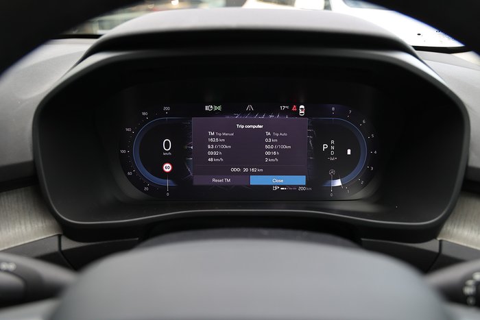 2023 Volvo XC40 Ultimate B4 Dark
