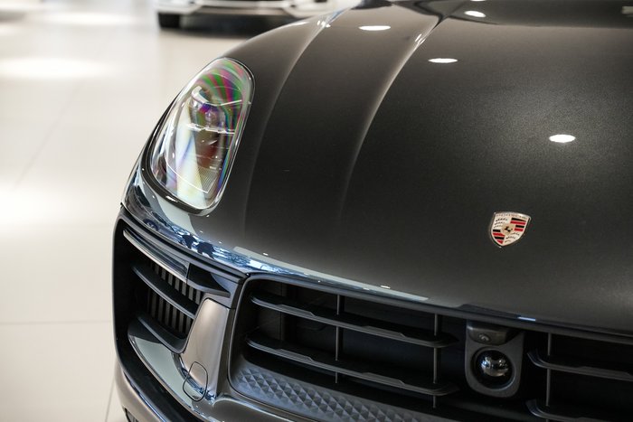 2022 Porsche Macan S