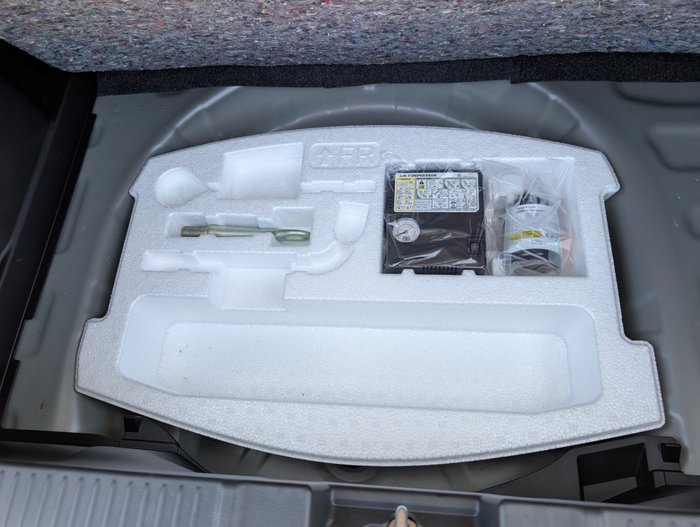 2025 SUZUKI SWIFT HYBRID GLX