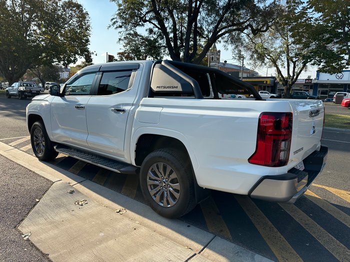 2025 Mitsubishi Triton GLS