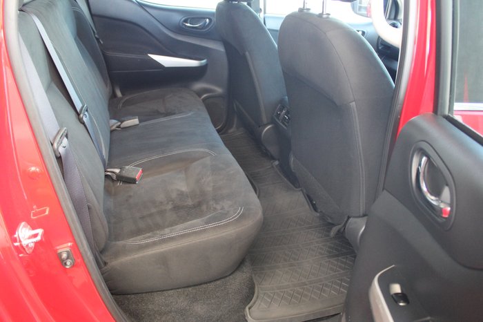 2016 Nissan Navara ST