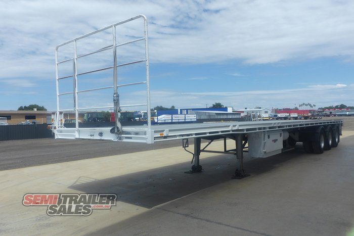 2005 Vawdrey Semi 22 Pallet Flat Top Trailer - RENTAL