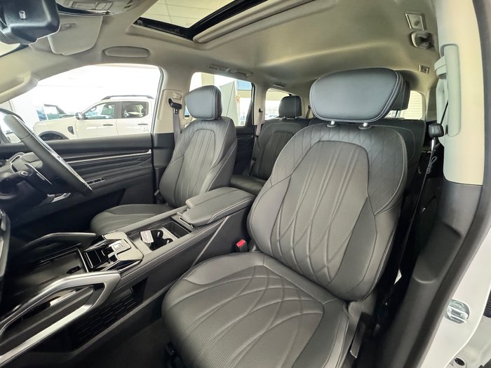 2025 LDV D90 Executive