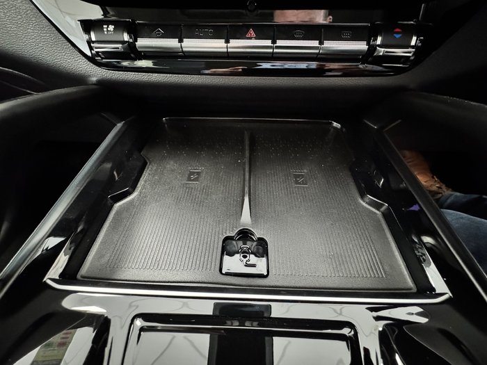 2025 LDV D90 Executive