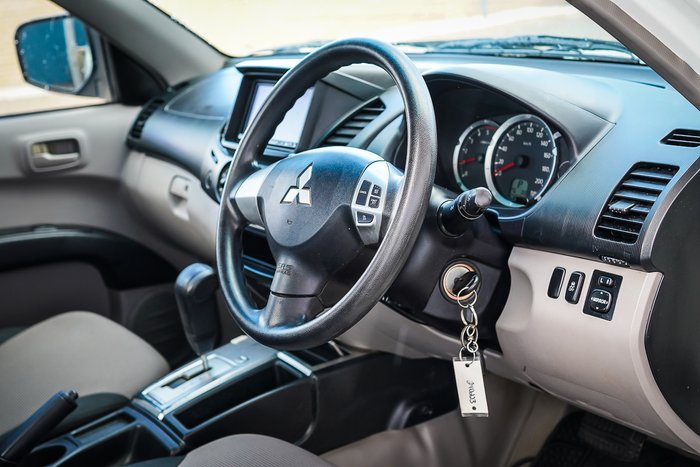 2013 MITSUBISHI TRITON GLX