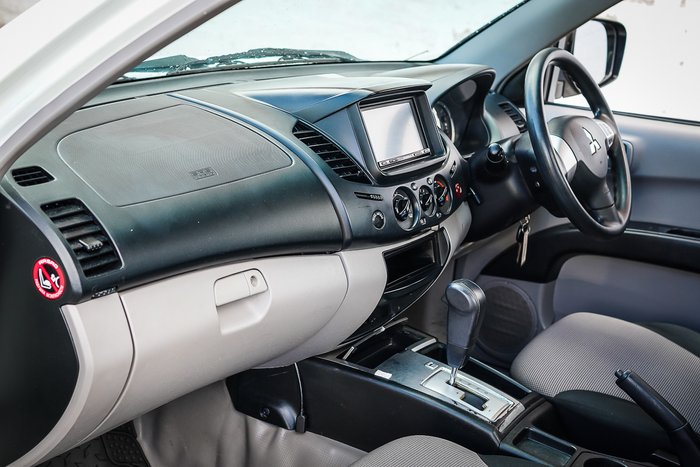 2013 MITSUBISHI TRITON GLX