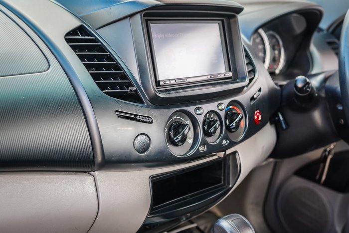 2013 MITSUBISHI TRITON GLX