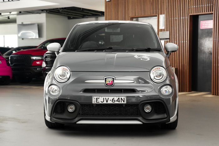 2020 Abarth 695 70 Anniversario