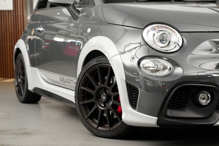 2020 Abarth 695 70 Anniversario