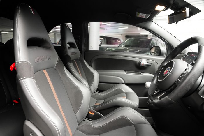 2020 Abarth 695 70 Anniversario