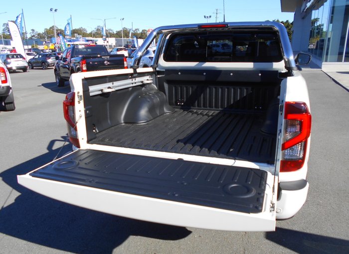 2025 NISSAN NAVARA ST-X