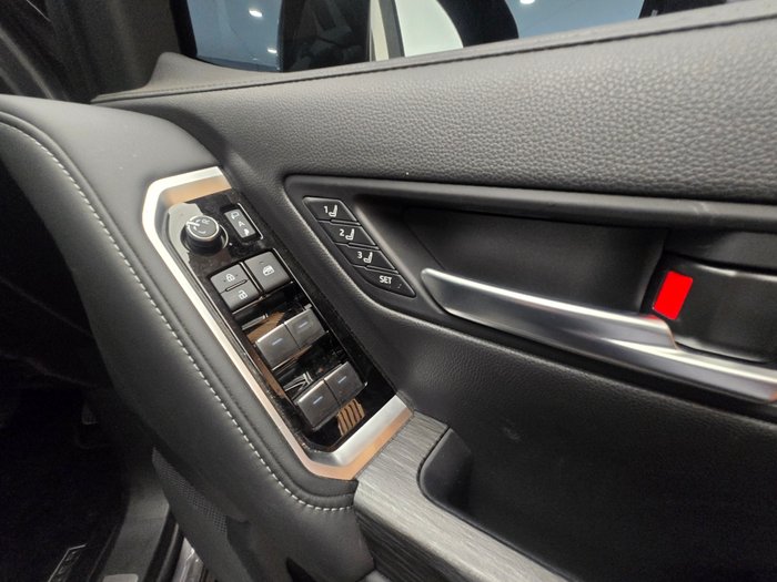 2025 Toyota Landcruiser Wagon GR-S 3.3L Diesel Automatic