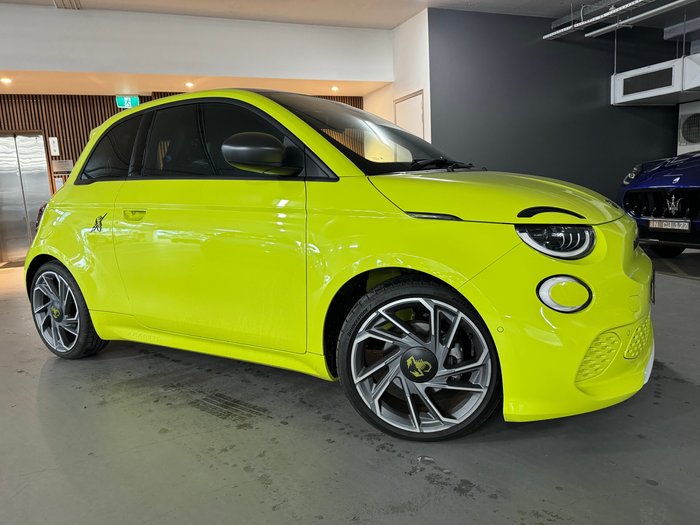 2023 Abarth 500e Scorpionissima