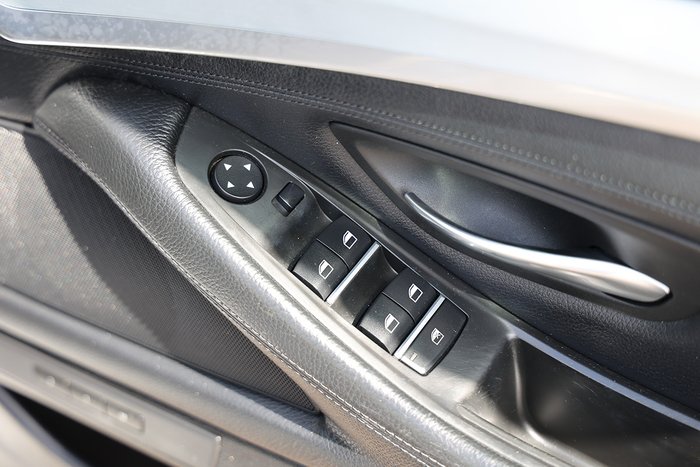 2010 BMW 5 Series 528i