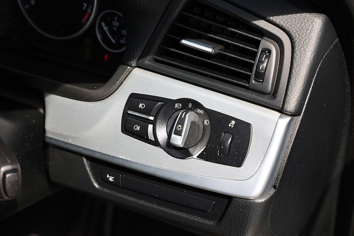 2010 BMW 5 Series 528i