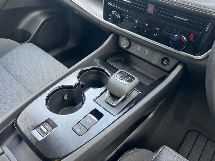 2025 Nissan X-TRAIL ST 2WD