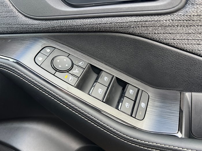 2025 Nissan X-TRAIL ST 2WD