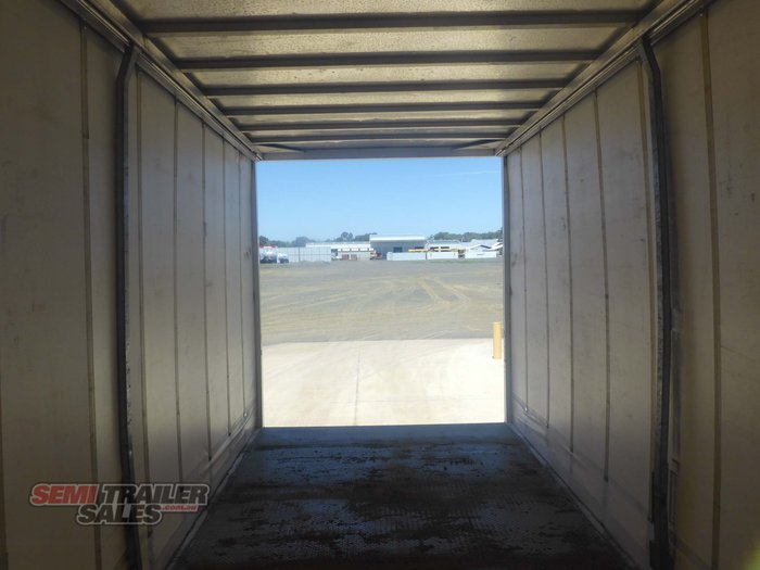 2011 CTS 10 Pallet Bogie Pig Curtainsider Trailer