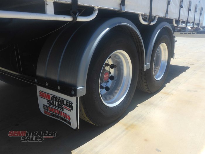 2011 CTS 10 Pallet Bogie Pig Curtainsider Trailer