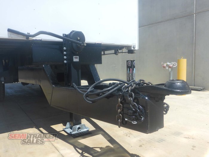 2011 CTS 10 Pallet Bogie Pig Curtainsider Trailer