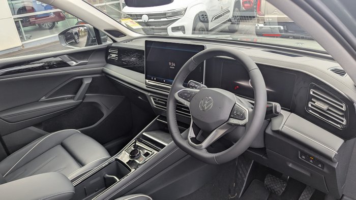 2026 VOLKSWAGEN Tiguan ELEGANCE