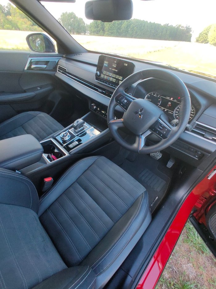 2024 Mitsubishi Outlander Black Edition