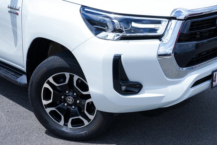 2023 Toyota HILUX SR5
