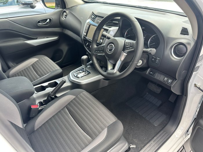2025 NISSAN NP300 NAVARA ST