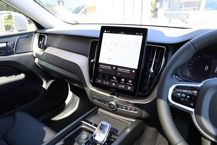 2025 Volvo XC60 Plus B5 Bright