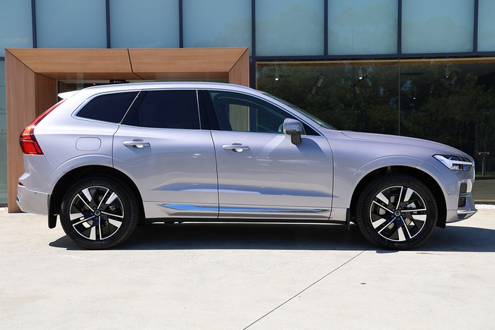 2025 Volvo XC60 Plus B5 Bright