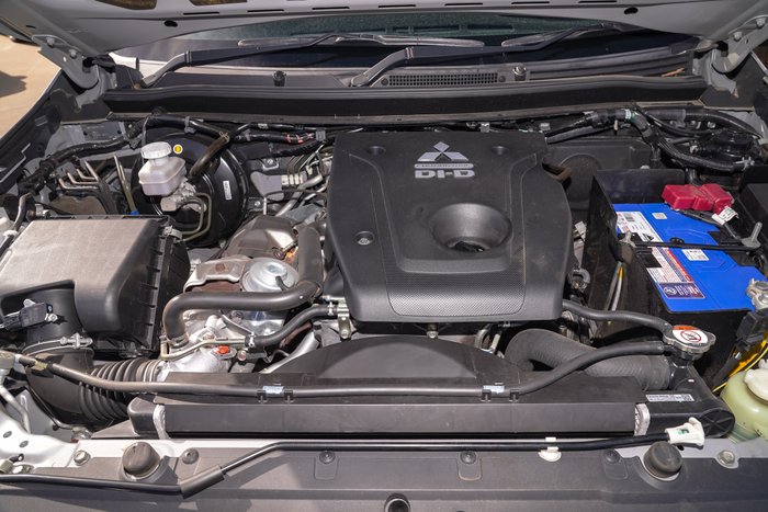 2016 Mitsubishi Pajero Sport GLS