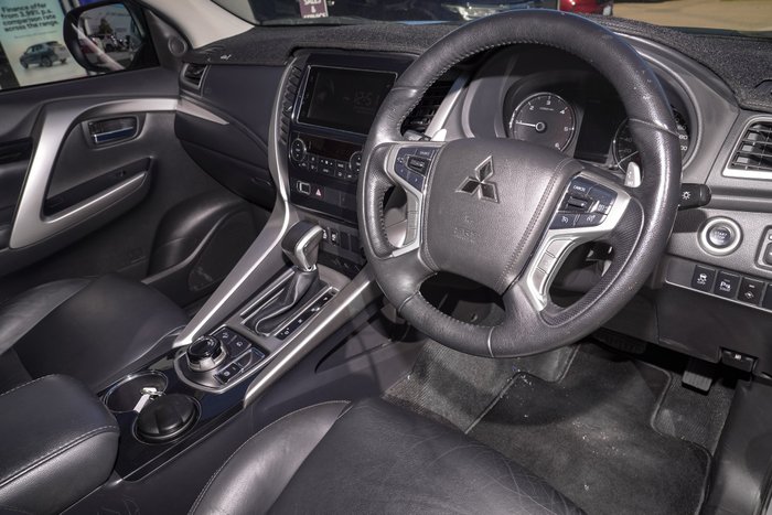 2016 Mitsubishi Pajero Sport GLS