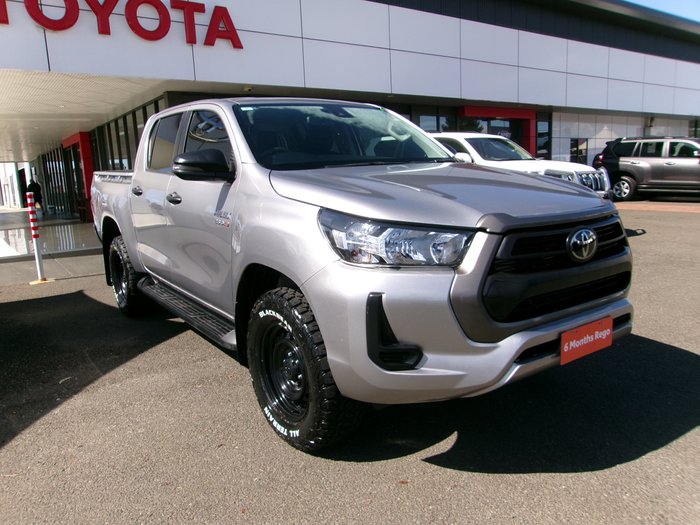 2021 Toyota Hilux 4x4 Hilux 4x4 SR 2.8L T Diesel Automatic Double Cab 2U76970 001