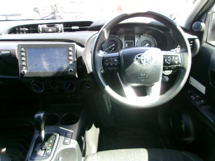 2021 Toyota Hilux 4x4 Hilux 4x4 SR 2.8L T Diesel Automatic Double Cab 2U76970 001