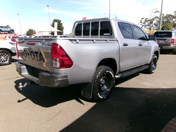 2021 Toyota Hilux 4x4 Hilux 4x4 SR 2.8L T Diesel Automatic Double Cab 2U76970 001